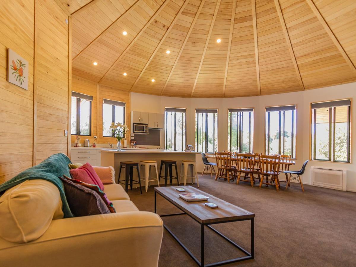 The Snowglobe - Ohakune Modern Yurt Style Chalet Extérieur photo